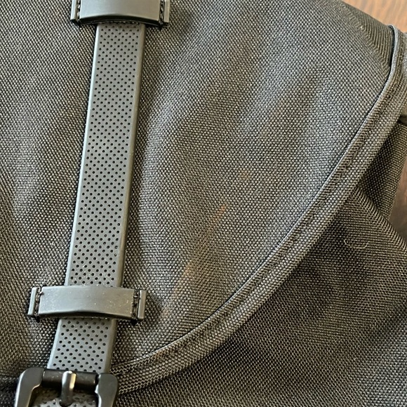 Herschel Supply Co Little America Backpack - Picture 15 of 16